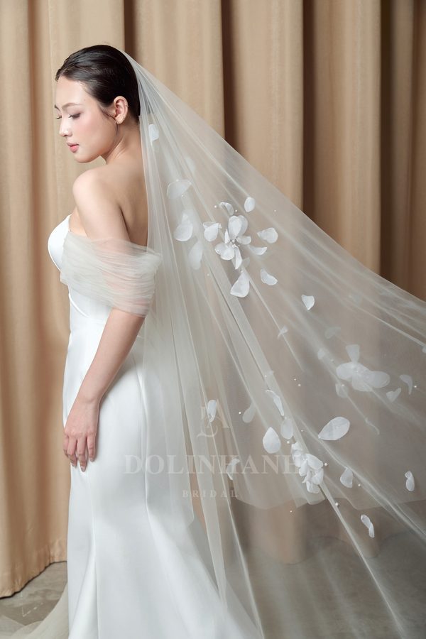 V47 cathedral petal wedding veil with tiny pearls — photo 3