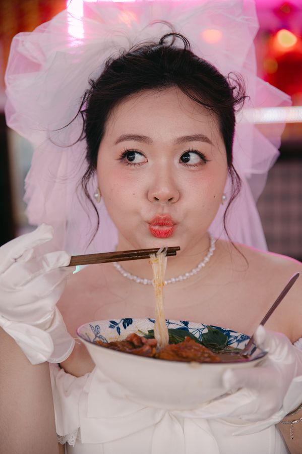 Real bride wearing The Hoan Kiem — Ruffle Bow Short Veil