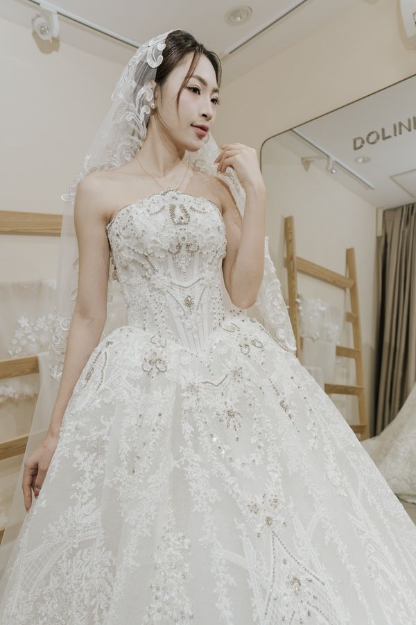 Real bride wearing The Hue — Lace Mantilla Cathedral Veil