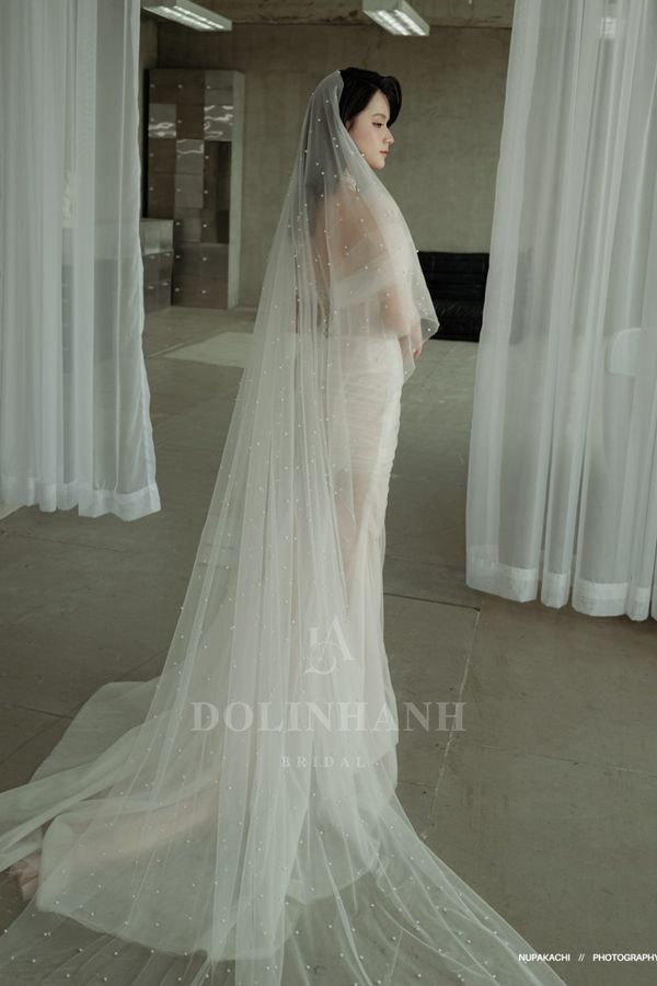 The Mui Ne beaded cathedral wedding veil seen from the side