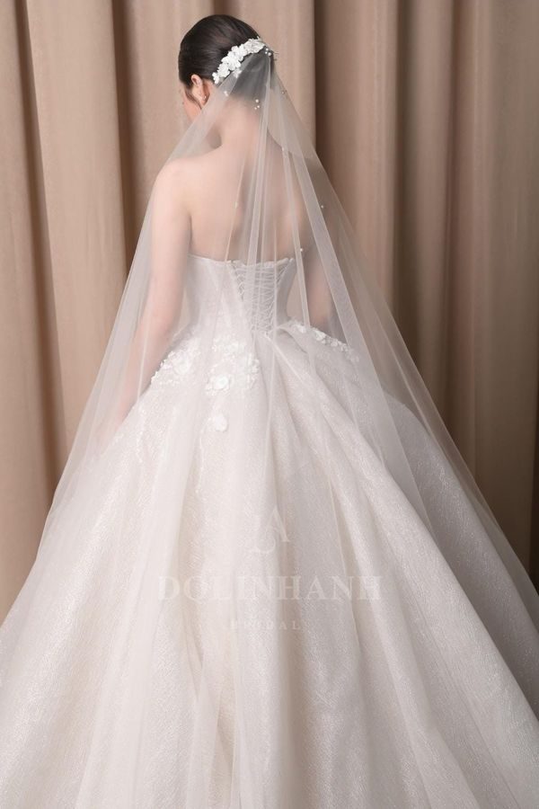 The Quy Nhon long lace appliqué veil wedding veil